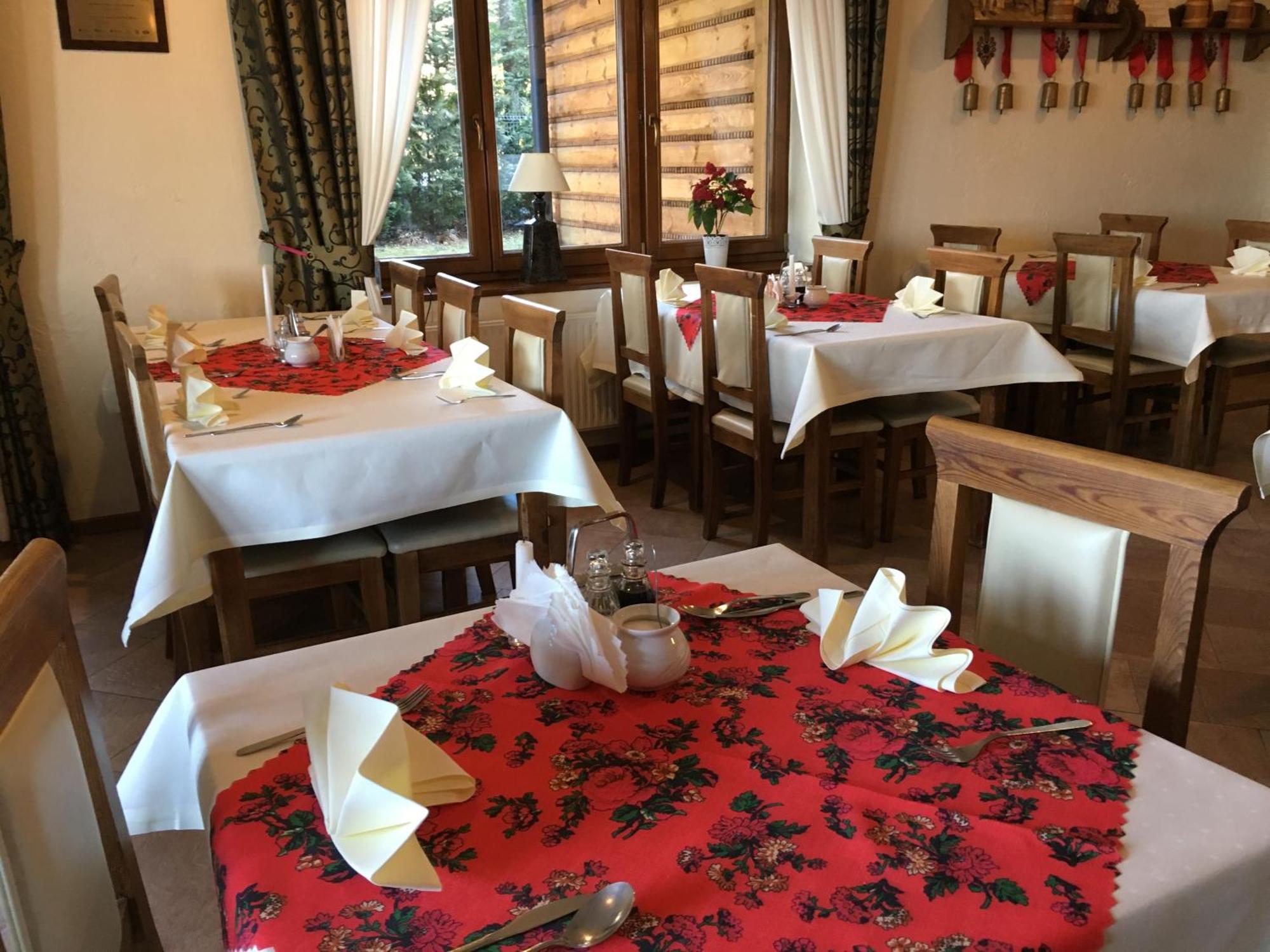 Hotel Dwor Karolowka Zakopane Ngoại thất bức ảnh