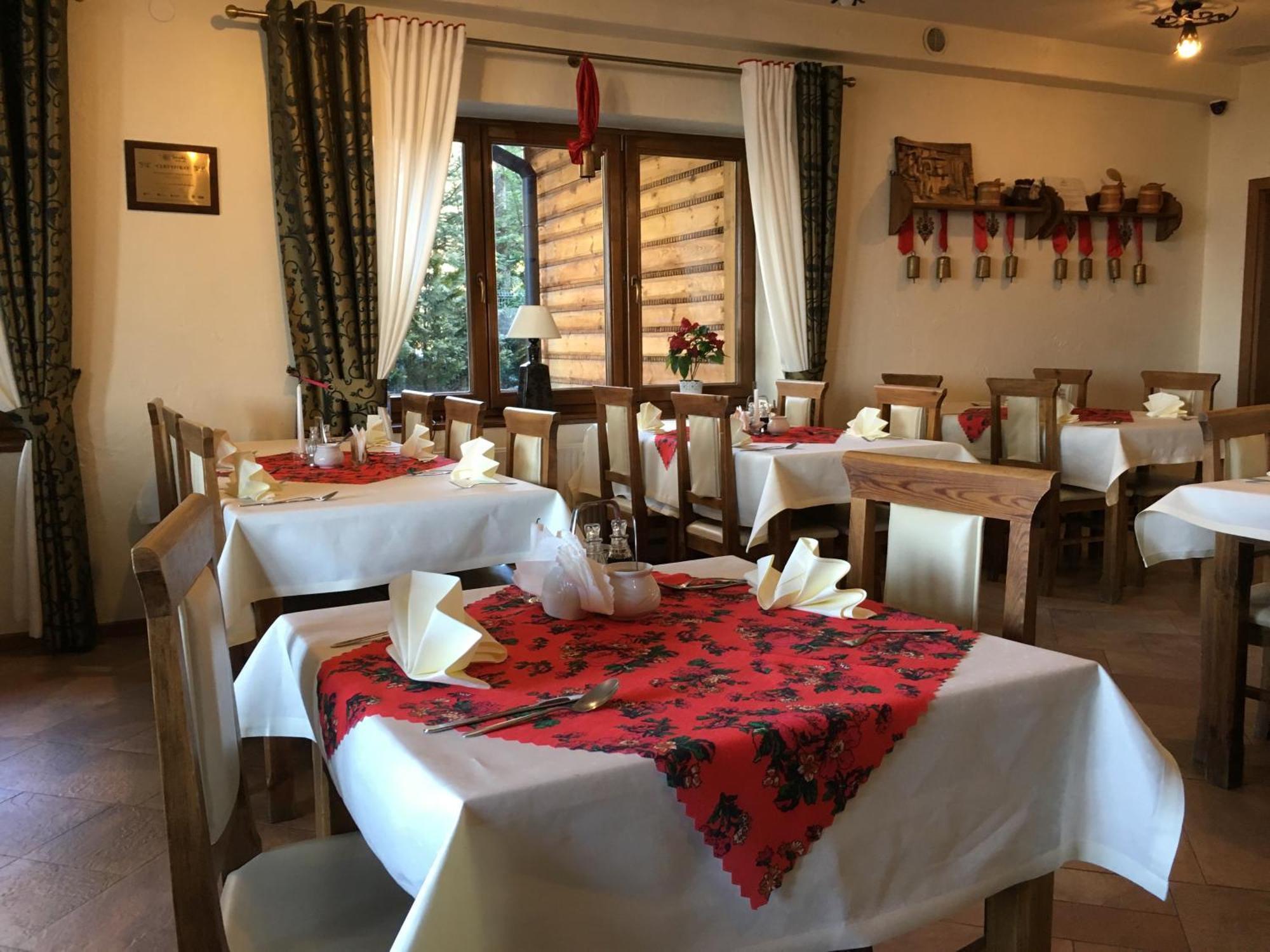 Hotel Dwor Karolowka Zakopane Ngoại thất bức ảnh