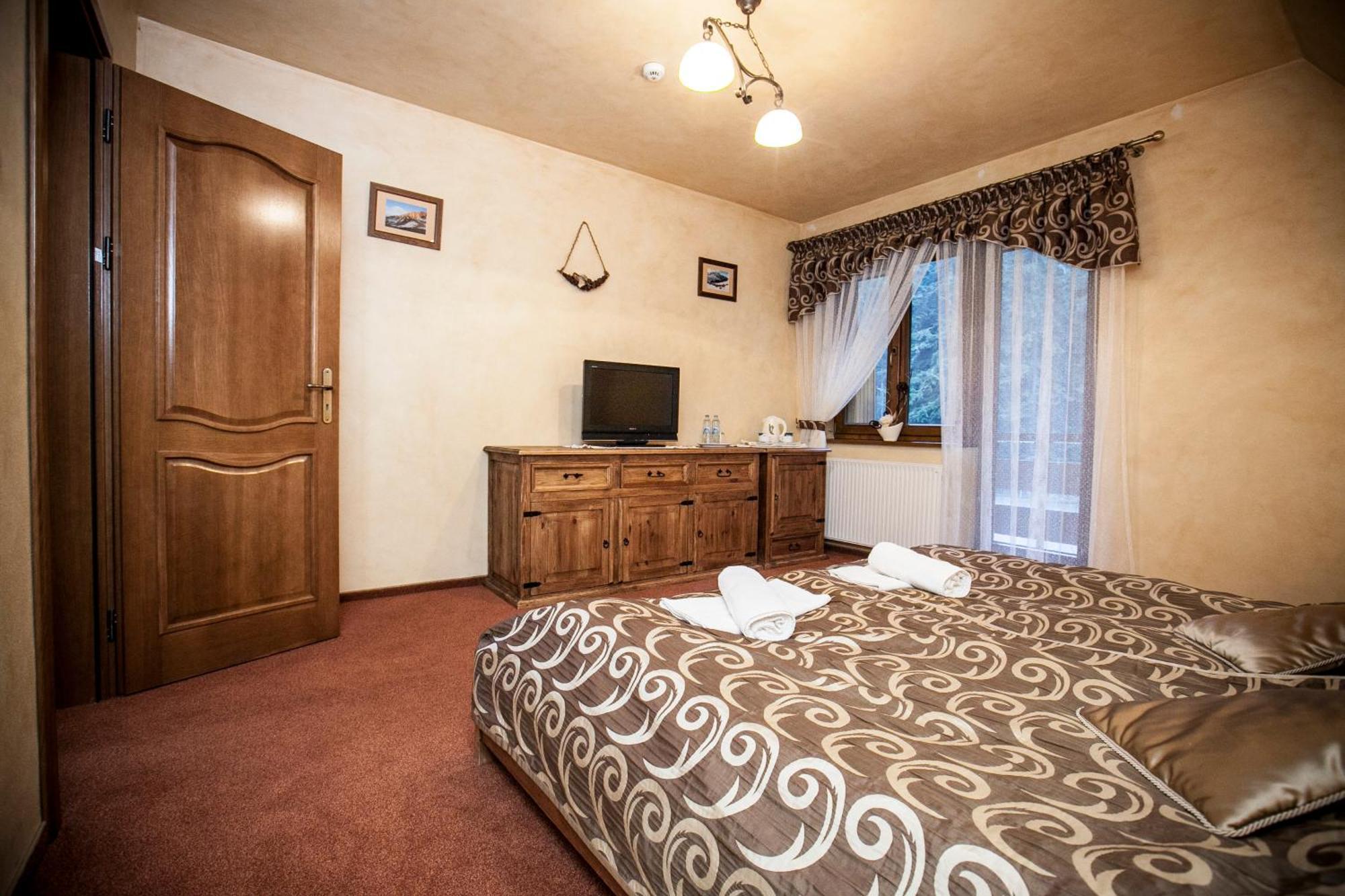 Hotel Dwor Karolowka Zakopane Ngoại thất bức ảnh