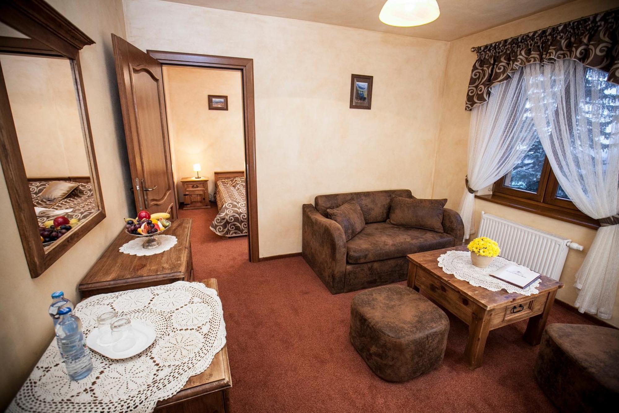 Hotel Dwor Karolowka Zakopane Ngoại thất bức ảnh