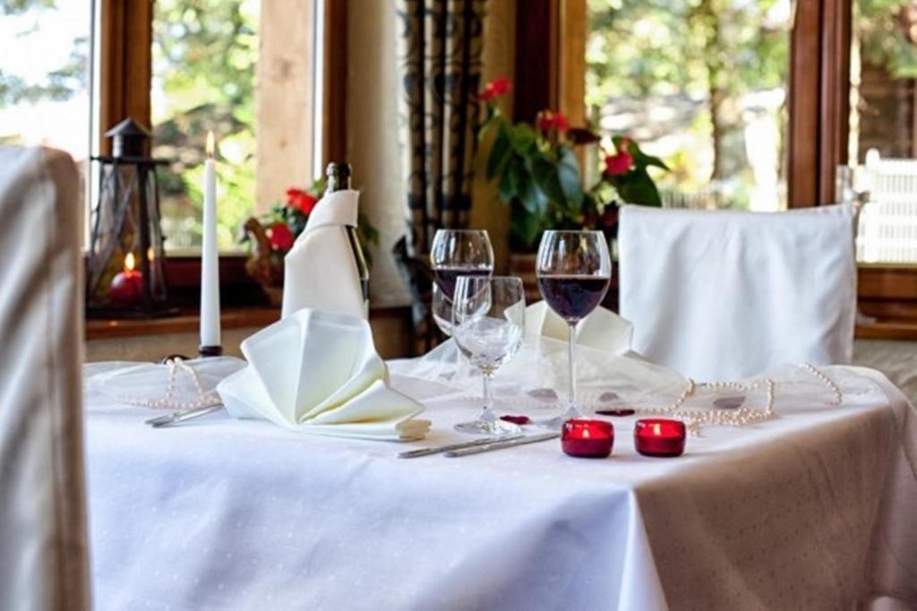Hotel Dwor Karolowka Zakopane Ngoại thất bức ảnh
