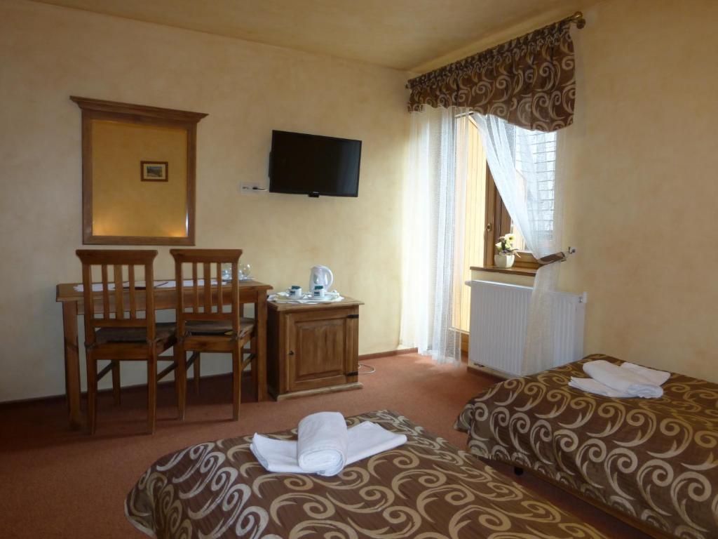 Hotel Dwor Karolowka Zakopane Ngoại thất bức ảnh