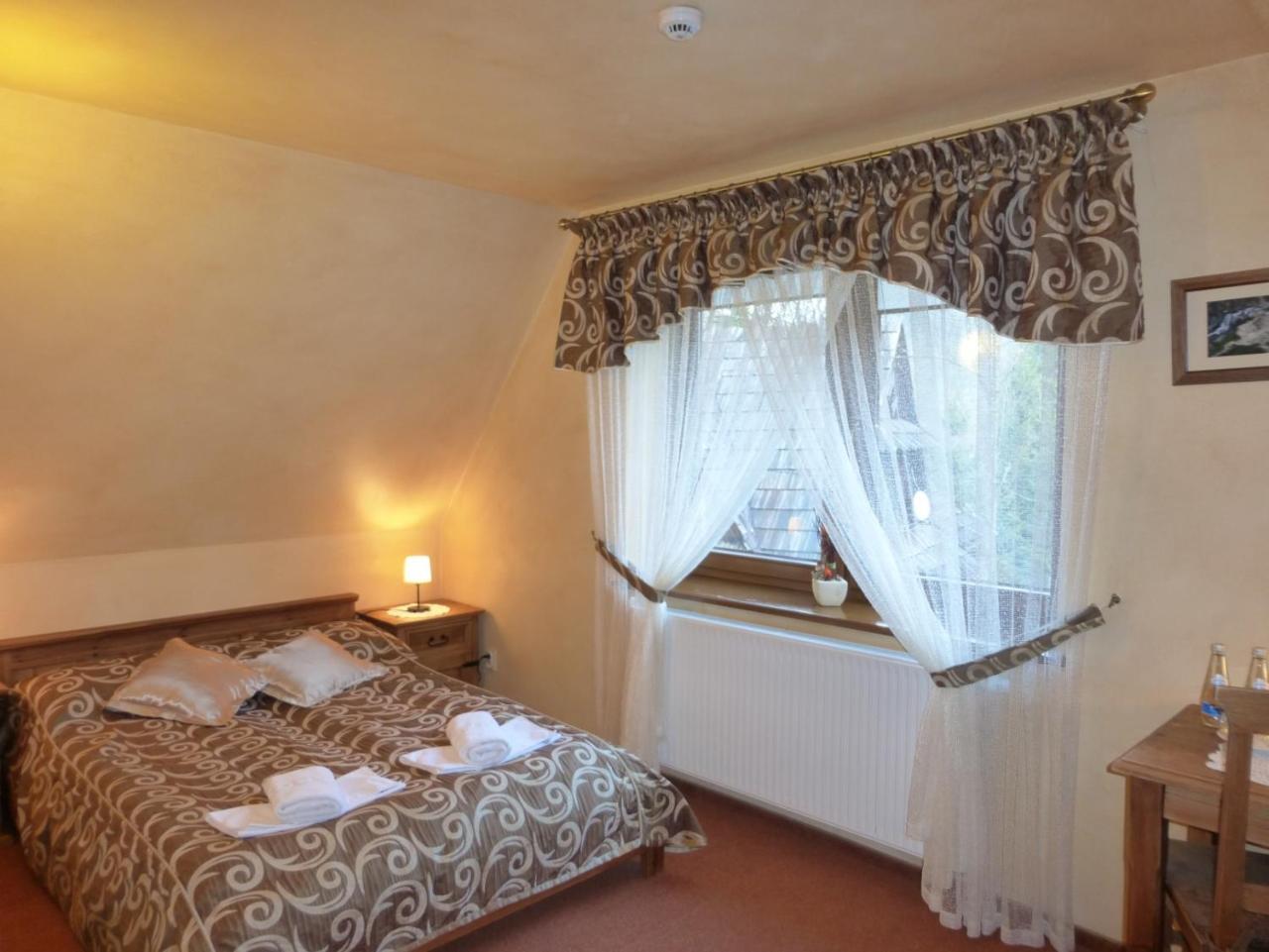 Hotel Dwor Karolowka Zakopane Ngoại thất bức ảnh