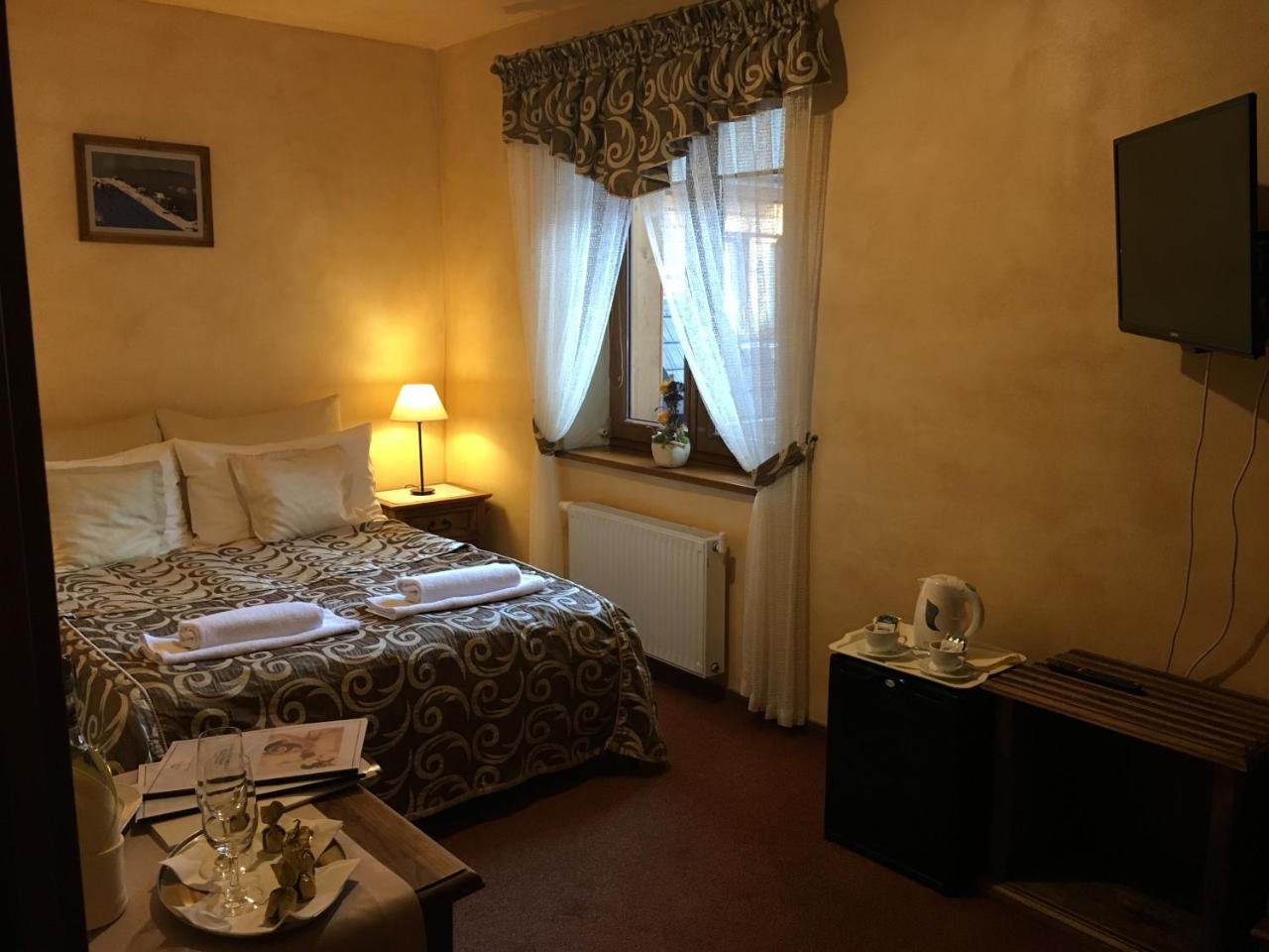 Hotel Dwor Karolowka Zakopane Ngoại thất bức ảnh