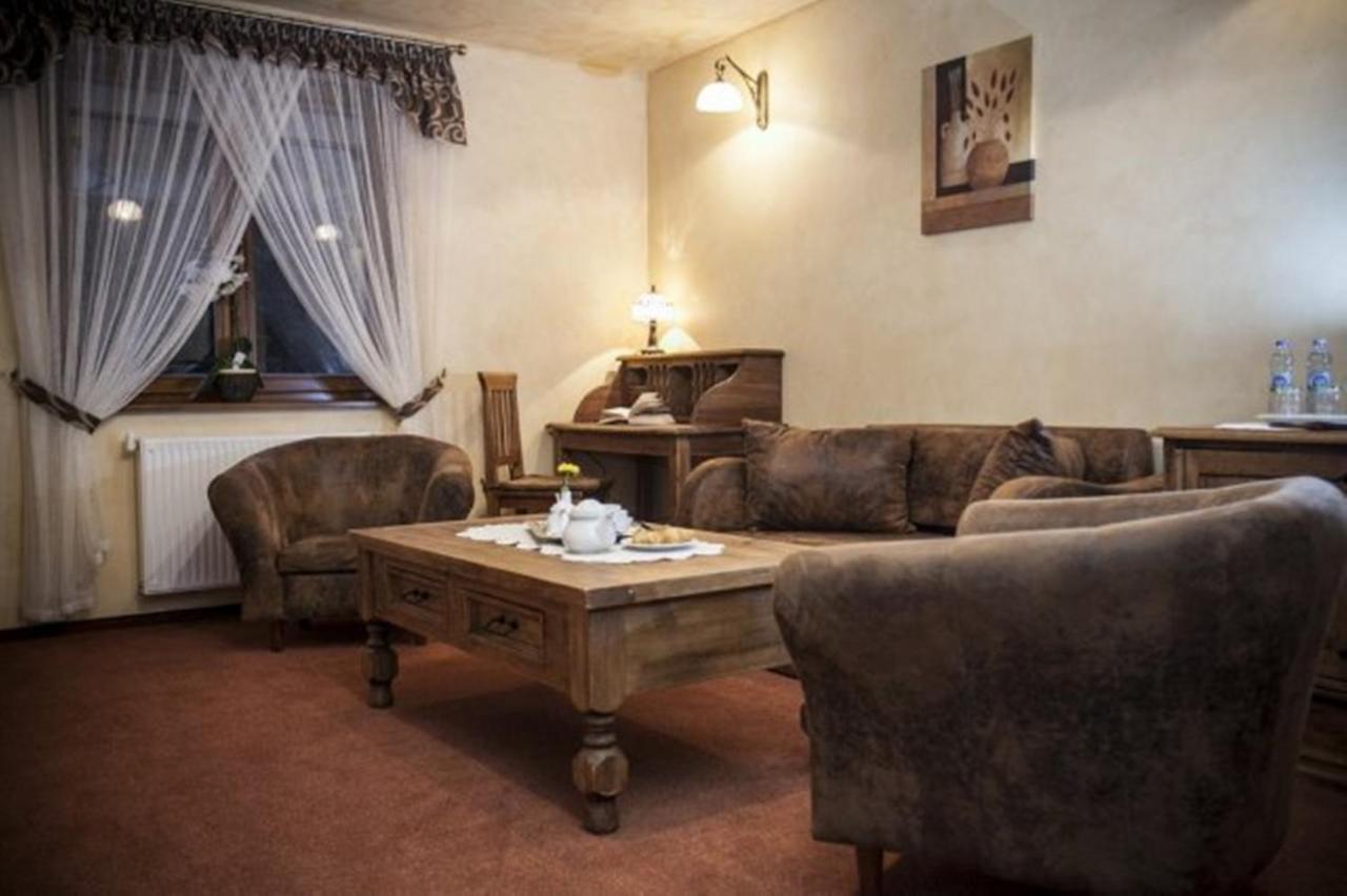 Hotel Dwor Karolowka Zakopane Phòng bức ảnh